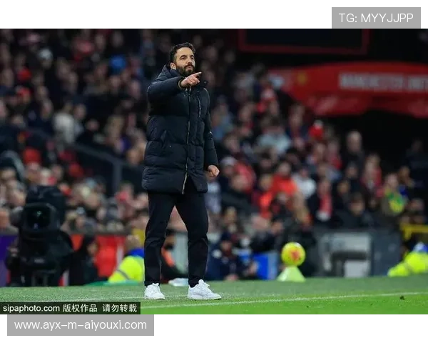 英超曼联防守反弹，末节防线稳住胜果