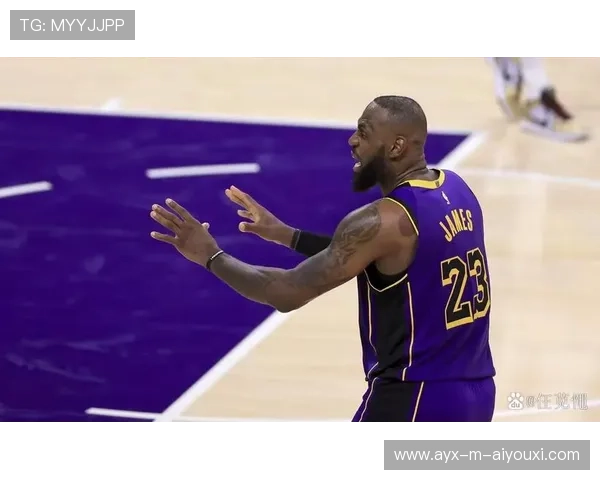 詹姆斯全能表现，湖人多点开花稳稳领先